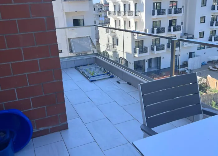 Hi Mare 1 Daire Himarë