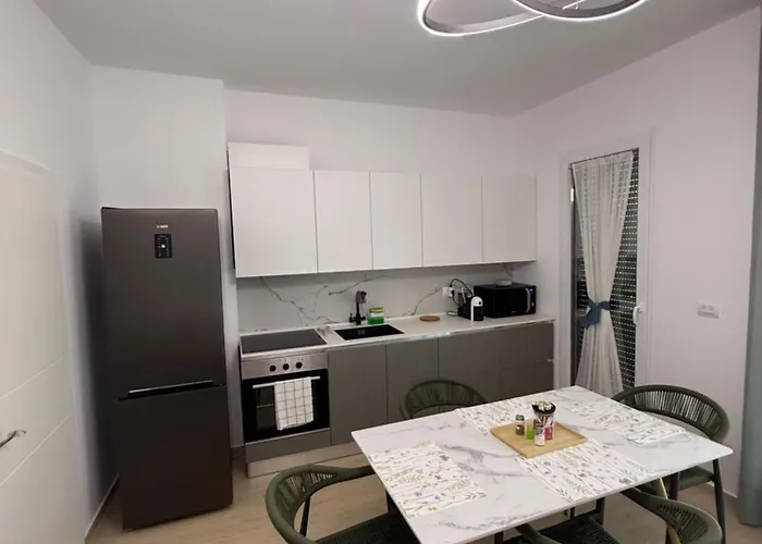 Hi Mare 1 Daire Himarë